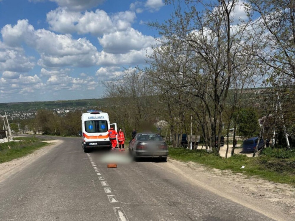 ACCIDENT LETAL la Cosăuți: O femeie de 66 ani a murit, lovită de o mașină